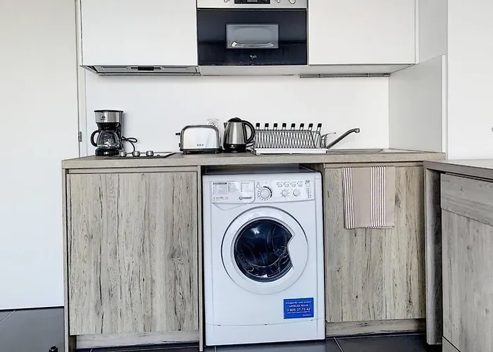 Apartamento Spacieux Avec Parking Bail Mobilite Uniquement