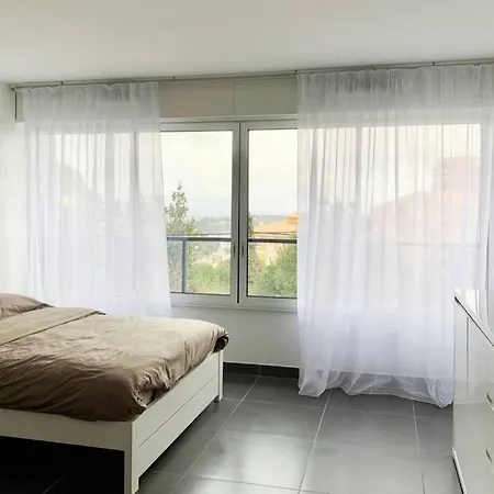 Great With A Sea View And Parking In 400 Meters From Monaco Beausoleil