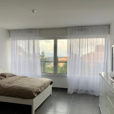 Great With A Sea View And Parking In 400 Meters From Monaco Apartamento *